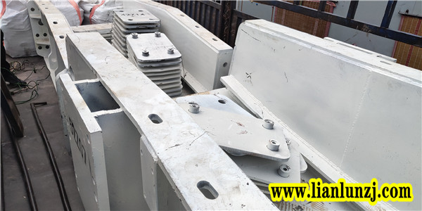 123SDE01?中部槽磨損失效主要是由于哪個部位引起的？